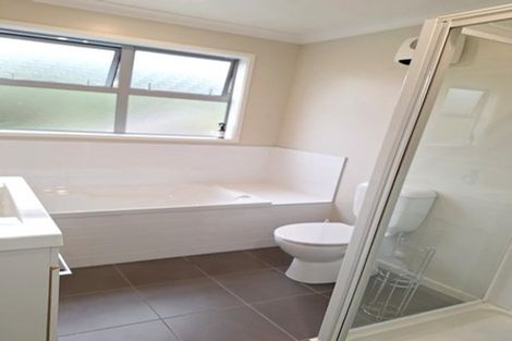 Photo of property in 82a Kirton Drive, Riverstone Terraces, Upper Hutt, 5018