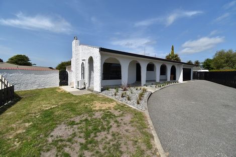 Photo of property in 12 Te Kama Street, Levin, 5510