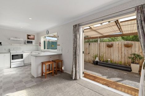 Photo of property in 24b Palmgreen Court, Stanmore Bay, Whangaparaoa, 0932