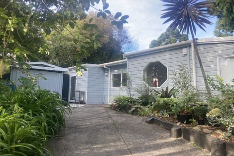 Photo of property in 60 Kauri Point Road, Laingholm, Auckland, 0604