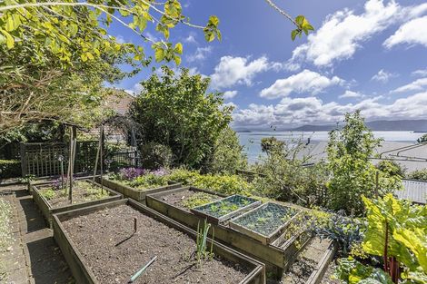 Photo of property in 25 Tai Paku Paku Road, Karaka Bays, Wellington, 6022