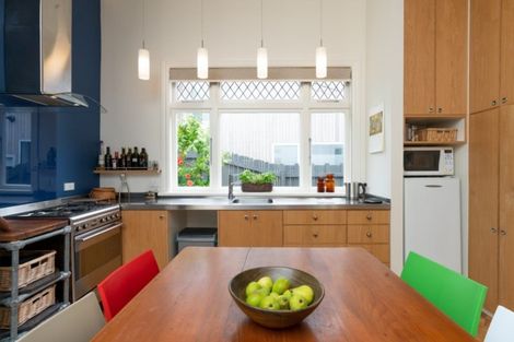 Photo of property in 56 Glenmore Street, Northland, Wellington, 6012