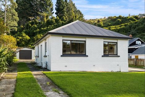 Photo of property in 89 Blanket Bay Road, Sawyers Bay, Port Chalmers, 9023