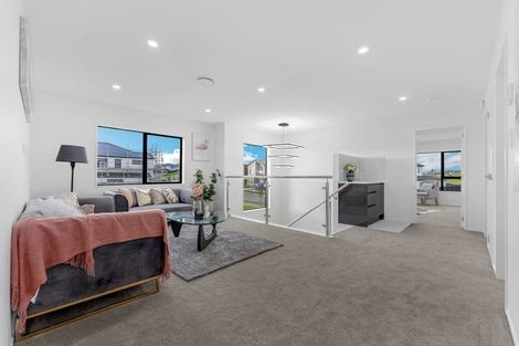 Photo of property in 11 Seagreen Avenue, Rosehill, 2113
