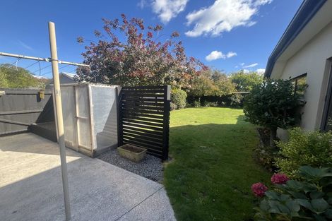 Photo of property in 74 Willowview Drive, Redwood, Christchurch, 8051