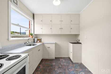 Photo of property in Oberon Flats, 48a Merton Street, Trentham, Upper Hutt, 5018