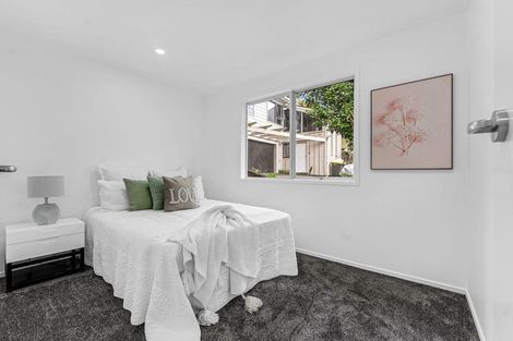 Photo of property in 25 Finn Place, Totara Vale, Auckland, 0629