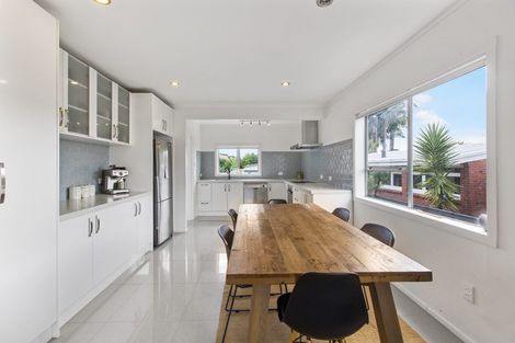 Photo of property in 19 Brook Street, Milford, Auckland, 0620