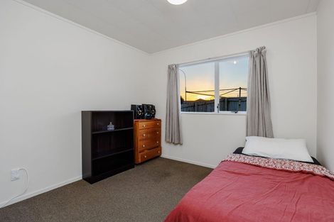 Photo of property in 12a Sturges Road, Henderson, Auckland, 0612