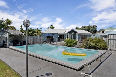 Photo of property in 86 Manly Street, Paraparaumu Beach, Paraparaumu, 5032