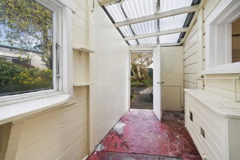 Photo of property in 68 Derwent Street, Island Bay, Wellington, 6023
