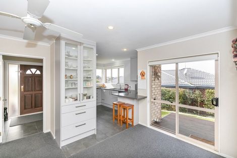 Photo of property in 15 Highbury Place, Nawton, Hamilton, 3200