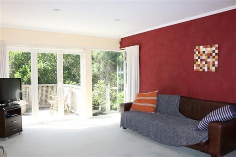 Photo of property in 2/17 Havenwood Place, Birkenhead, Auckland, 0626