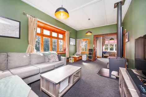 Photo of property in 8 Knorp Street, Halcombe, Feilding, 4779