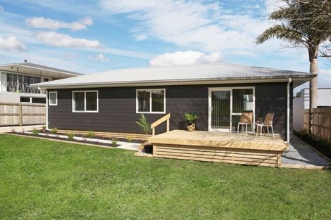 Photo of property in 14a Racecourse Road, Waiuku, 2123