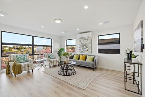 Photo of property in 11 Tawapou Close, Massey, 0614