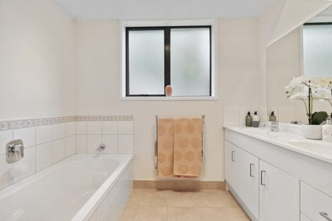 Photo of property in 17 Rathmar Drive, Manurewa, Auckland, 2105
