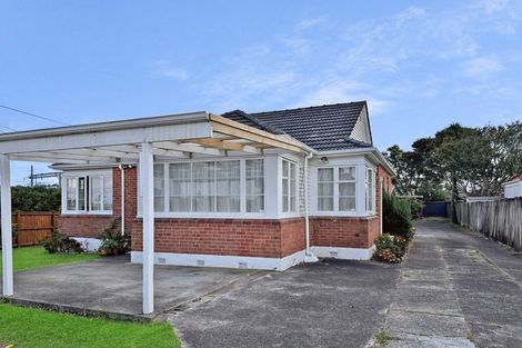 Photo of property in 2/11 Fruitvale Road, New Lynn, Auckland, 0600