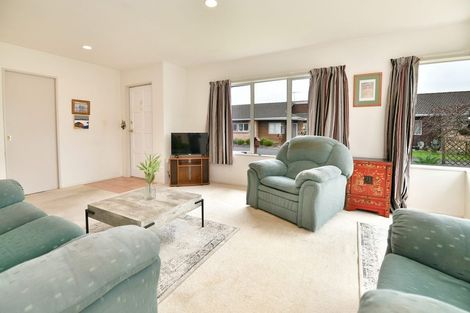 Photo of property in 15 The Grove, Red Beach, 0932