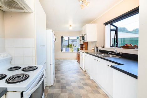 Photo of property in 2 Bevan Place, Cloverlea, Palmerston North, 4412