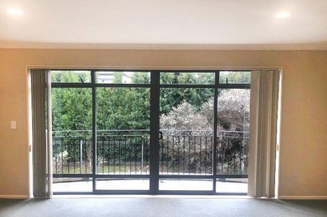 Photo of property in 60 English Oak Drive, Schnapper Rock, Auckland, 0632