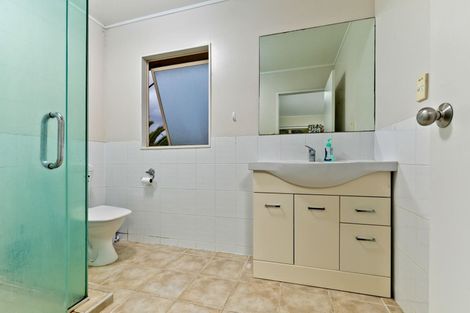 Photo of property in 6 San Pedro Place, Henderson, Auckland, 0612