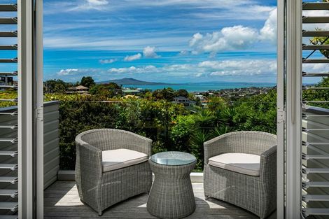 Photo of property in 25 Parr Terrace, Castor Bay, Auckland, 0620
