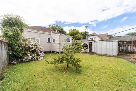 Photo of property in 94 Victoria Avenue, Palmerston North, 4410