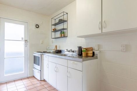 Photo of property in 6 Opoia Road, Hamilton East, Hamilton, 3216