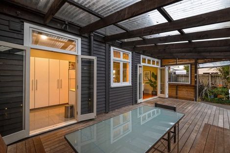 Photo of property in 72 Eversleigh Road, Belmont, Auckland, 0622