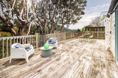 Photo of property in 16 Mariri Road, Kelburn, Wellington, 6012