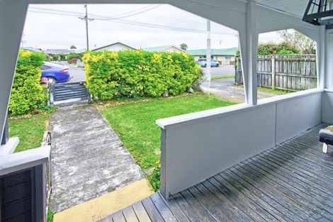 Photo of property in 23 Ames Street, Paekakariki, 5034
