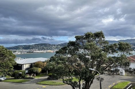 Photo of property in 7f1 Rangitane Street, Maupuia, Wellington, 6022