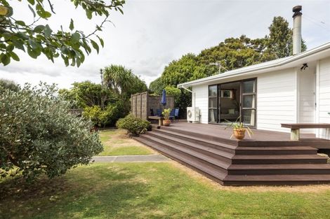 Photo of property in 1 Charwell Place, Highbury, Palmerston North, 4412