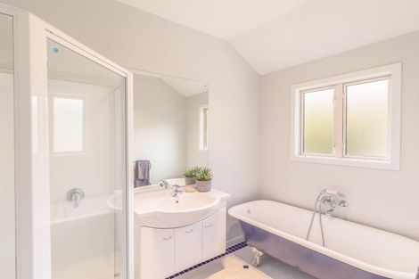 Photo of property in 16 Basil Place, Mount Pleasant, Christchurch, 8081