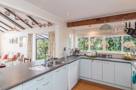 Photo of property in 5 Lesley Grove, Waikanae, 5036