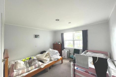 Photo of property in 32 Preston Avenue, Henderson, Auckland, 0610
