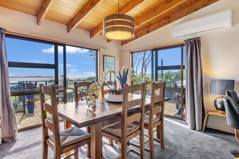 Photo of property in 18 Bay View Road, Cable Bay, 0420