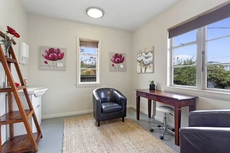 Photo of property in 128 Wilsons Road, Saint Martins, Christchurch, 8022