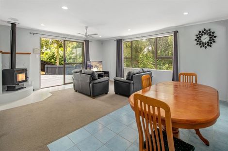 Photo of property in 29 Elizabeth Drive, West Harbour, Auckland, 0618