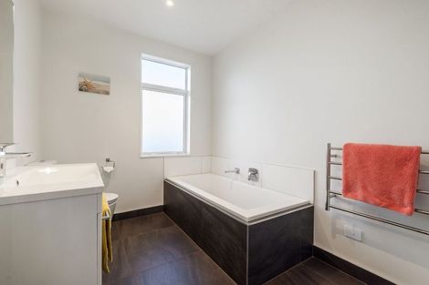 Photo of property in 15 Sunview Street, Silverdale, 0932