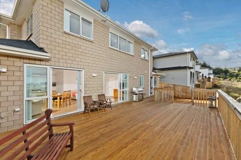 Photo of property in 14 Ascension Crescent, Orewa, 0931