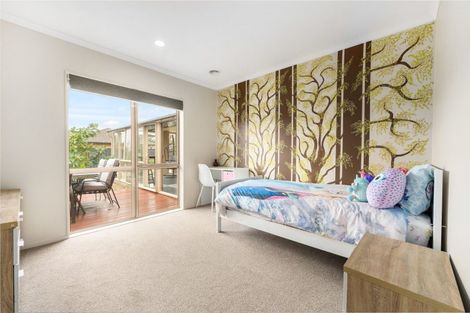 Photo of property in 11 Chestnut Close, Kelvin Grove, Palmerston North, 4414