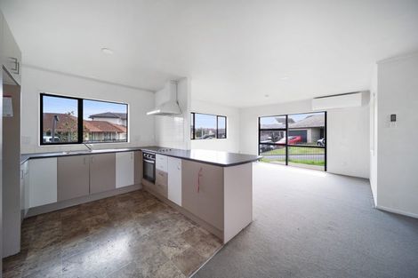 Photo of property in 21 Masters Place, Favona, Auckland, 2024