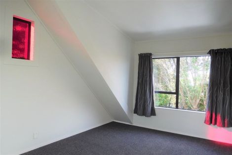 Photo of property in 28 Sunset Road, Unsworth Heights, Auckland, 0632