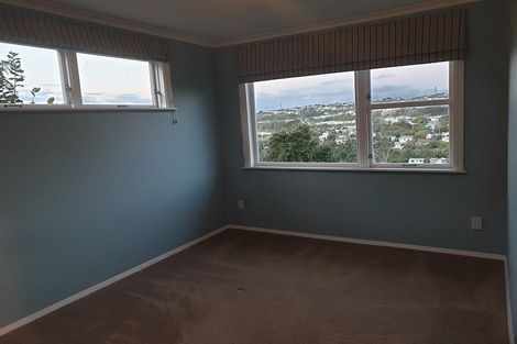 Photo of property in 111 Ruskin Road, Newlands, Wellington, 6037