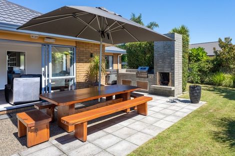 Photo of property in 92 Regent Drive, Paraparaumu Beach, Paraparaumu, 5032