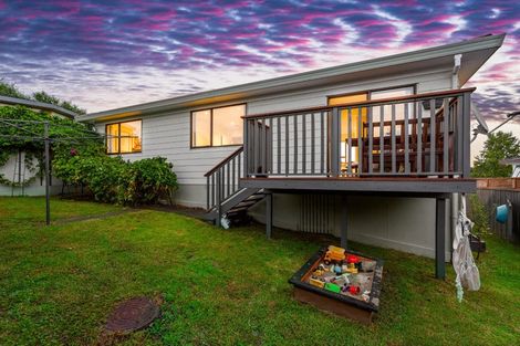 Photo of property in 239 Waitemata Drive, Ranui, Auckland, 0612