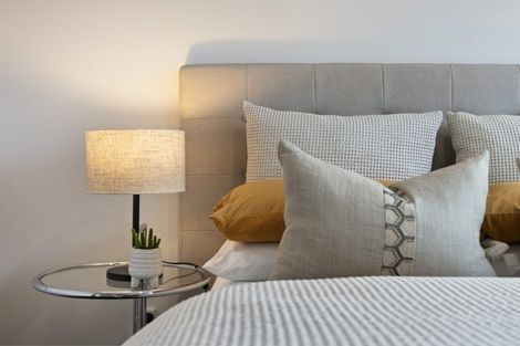 Photo of property in 2/867 Beach Road, Waiake, Auckland, 0630