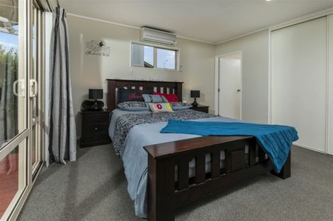 Photo of property in 78 Kingdale Road, Henderson, Auckland, 0610